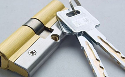 棗陽配汽車鑰匙（開鎖24小時電話）