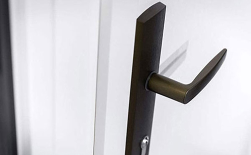 鹽城汽車(chē)鑰匙進(jìn)水了遙控失靈怎么辦